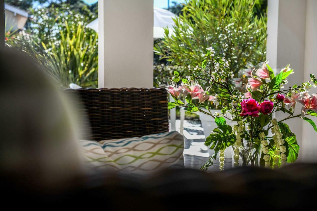 Les Vagues Hotel Restaurant Бискаросс-Плаж Экстерьер фото